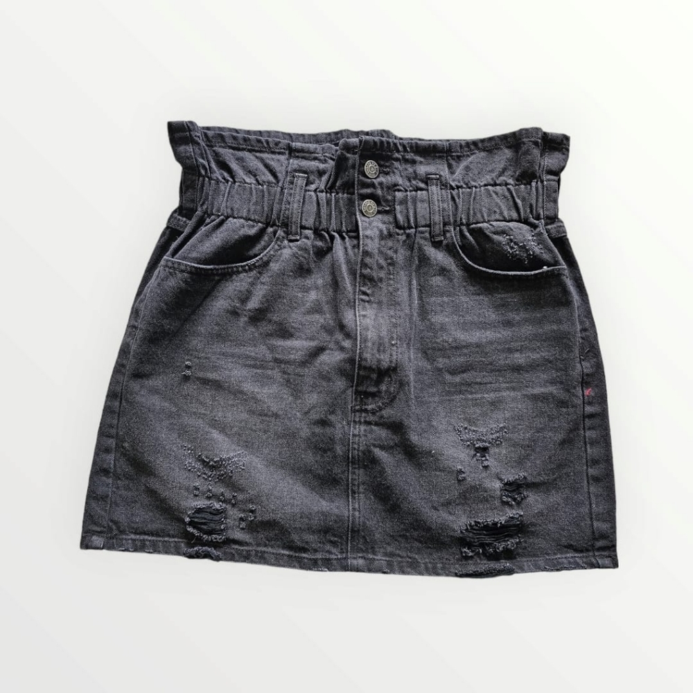 Black skirt Bridge by gly